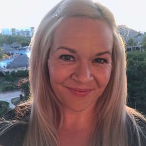 Meet your Posher, Angela